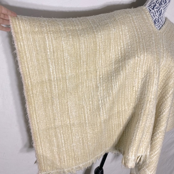 Vintage Reversible Cream Ivory Wool Poncho - Picture 9 of 12